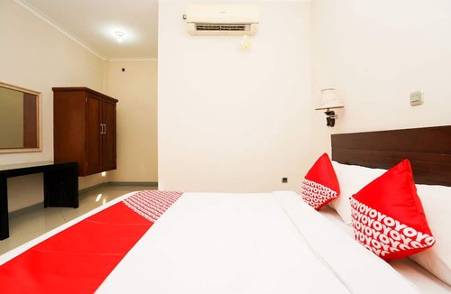 Probolinggo Hotel | Capital O 1430 Hotel Ratna Syariah