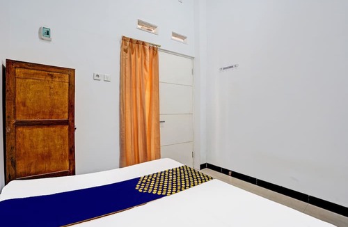 Cibaduyut Hotel | OYO 93940 Apartemen Mekarwangi Square By Lina