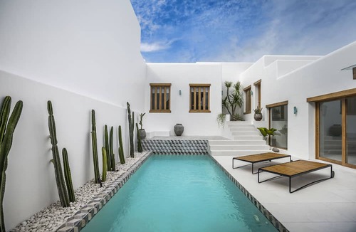 Pecatu Villa | Villa Oasi 2 by Alfred in Bali