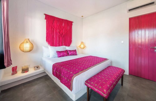 Jimbaran Bed & Breakfast | PinkPrivate Balangan - for Cool Adults Only