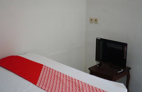 Kedungredjo Hotel | OYO 93784 Kost Bu Eli Syariah