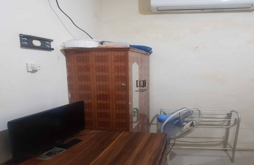Surabaya Hotel | OYO 93863 Dv Homestay Syariah Genteng