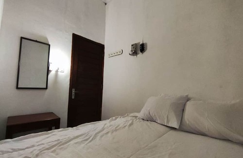 Wonosari Hotel | Hotel O Minso Inn Sepanjang