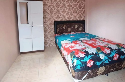 Waru Hotel | Hotel O Guest House Bu Iin Syariah