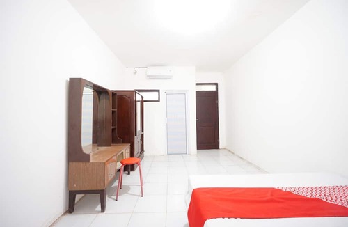 Kediri Hotel | OYO 93682 Blessing's Kediri Homestay Syariah