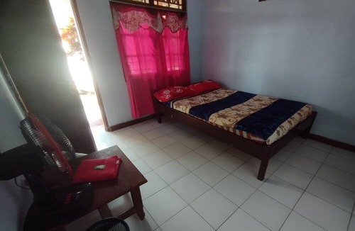 Kecamatan Narmada Hotel | Hotel O Dannis Homestay Near Musholla Al Istiqomah Terawangan