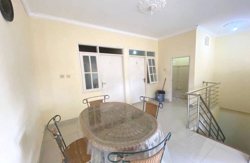 Sentul City Hotel | OYO 93641 Udayana Guesthouse Syariah