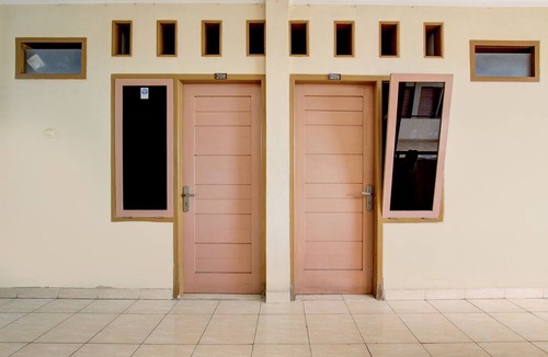 Solo City Centre Hotel | OYO Life 93662 Kost Pak Budi