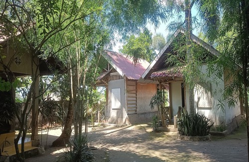 Kecamatan Narmada Hotel | OYO 93766 Bunga Homestay Near Taman Lembah