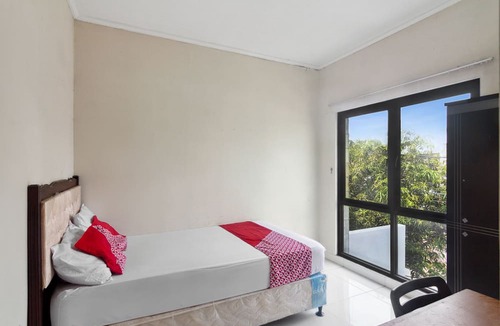 Jakarta Hotel | OYO 93500 Rizki Residence TOS Syariah Near PT Bank KB Bukopin Tbk