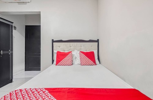 Jakarta Hotel | OYO 93500 Rizki Residence TOS Syariah Near PT Bank KB Bukopin Tbk