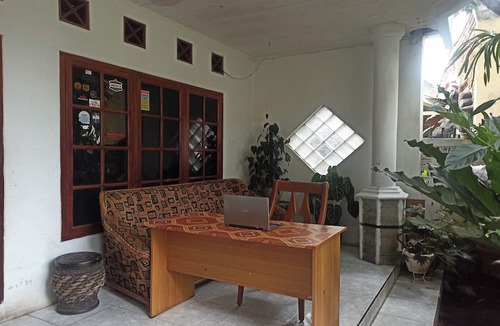 Garut Hotel | OYO Life 91339 Pondok Kost Aulia Syariah