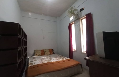 Garut Hotel | OYO Life 91339 Pondok Kost Aulia Syariah