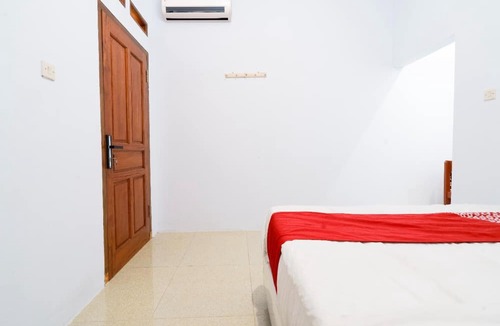 Kuningan Hotel | OYO Life 2884 Wisma Jatnika Syariah