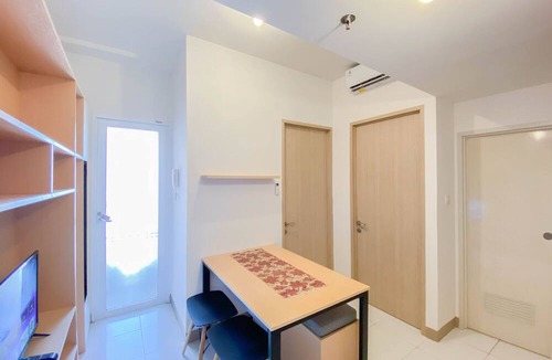 Old Jakarta Apartment | Tidy And Comfortable 2Br Tokyo Riverside Pik 2 Apartment