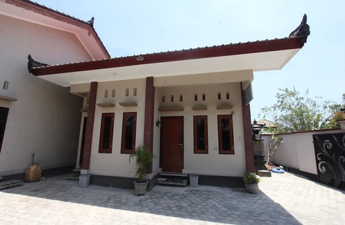 Muncan Hotel | OYO Life 93157 Kos Kaloka