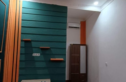 Tangerang Hotel | OYO Life 93158 Kost Asaka