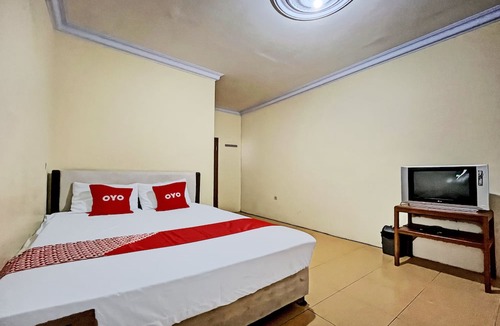Mojokerto Hotel | OYO 93422 Villa Tirto