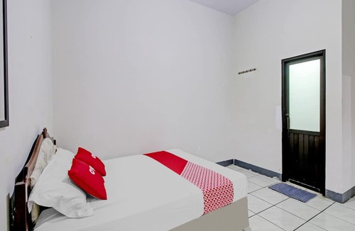 Sangkanurip Hotel | OYO 90543 An-nur Guest House Syariah