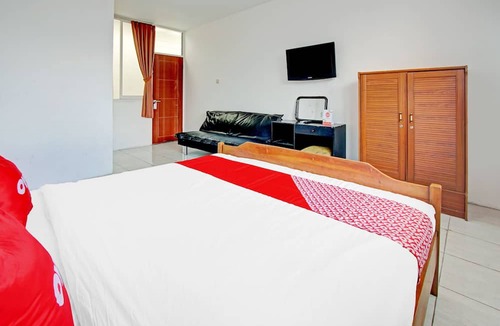 Ngaglik Hotel | OYO Life 90077 Live Homestay