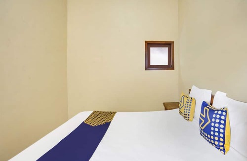 Pamekasan Hotel | OYO 92114 Homestay Riverside Duko