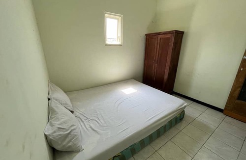 Dinoyo Hotel | OYO Life 92982 Kost Berkah Ibu