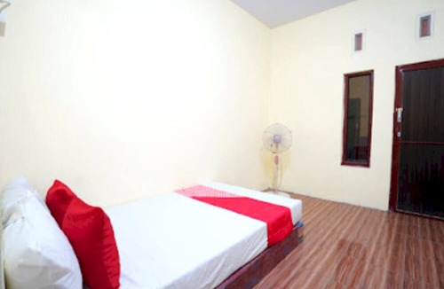 Sidoarjo Hotel | OYO Life 92920 Rumah Kost Azca