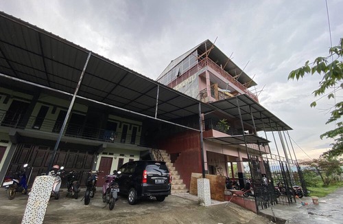 Parepare Hotel | OYO 93414 Wisma Ratu Syariah Near SMP Negeri 2 Watang Pulu