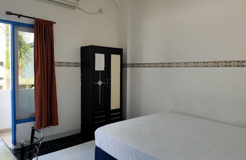Parepare Hotel | OYO 93412 Kost Irma Syariah Near UPTD SMP Negeri 8 Parepare