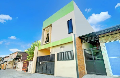 Sedati Hotel | OYO Life 93290 Homestay Betro Syariah
