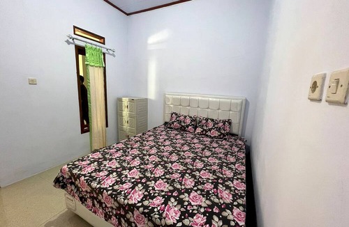 Kuningan Hotel | Hotel O Wisma Jasmine Syariah