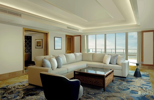 Surabaya Hotel | Sheraton Surabaya Hotel and Towers