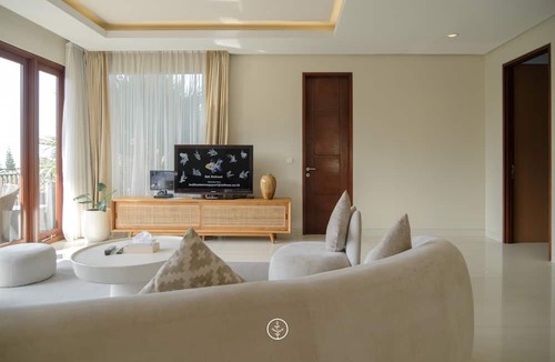 Bandung Villa | Morning Glory Mountain View 4BR Villa with Pool