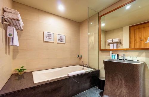 Bogor Tengah Hotel | THE 1O1 Bogor Suryakancana