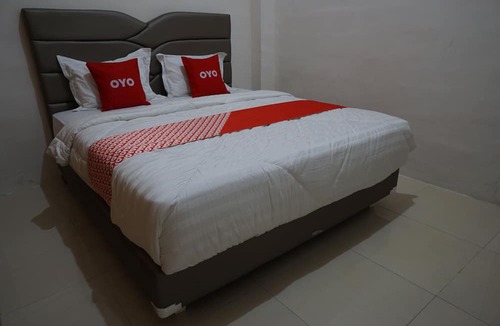 Nganjuk Hotel | Super OYO 93205 Kusuma Hotel And Convention Hall