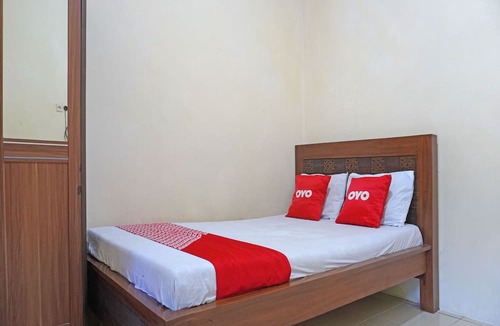 Purwakarta Hotel | OYO 91762 Green Home Stay Syariah