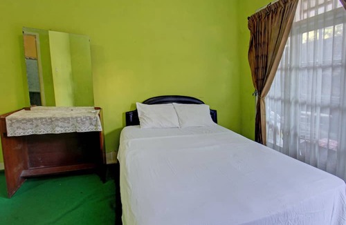 Praya Hotel | Hotel O Dienda Hayu Near Alun Alun Tastura