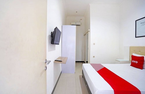 Gubeng Hotel | Hotel O Ruby Homestay Syariah