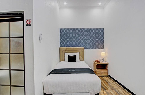 Temanggung Hotel | Capital O 92895 House N Caffe 55