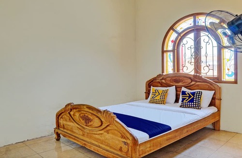 Gresik Hotel | SPOT ON 93144 Homestay H. Syarif Syariah - Bandar Gresik 2