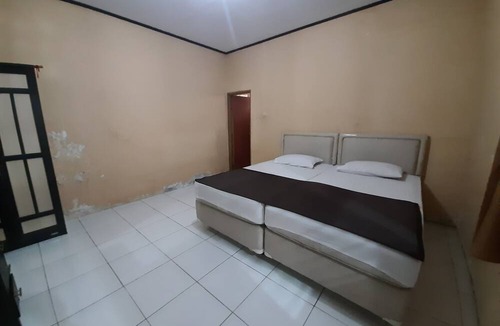 Bogor Tengah Hotel | OYO 93135 Wisma Bayt Hikmah