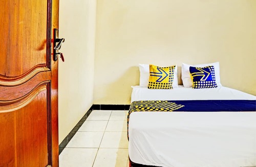 Gresik Hotel | OYO 93107 Homestay H Syarif Syariah – Bandar Gresik