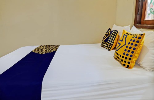 Gresik Hotel | OYO 93107 Homestay H Syarif Syariah – Bandar Gresik