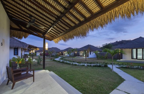 Sumbawa Barat Hotel | Mocean Beach Resort