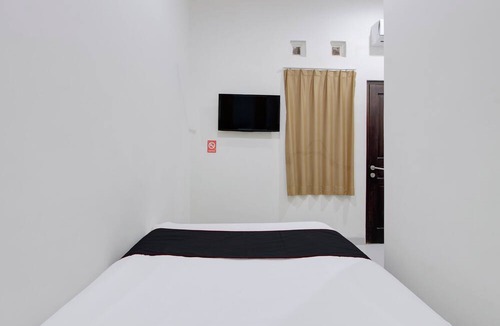 Depok Hotel | Collection O near Stadion Maguwoharjo f