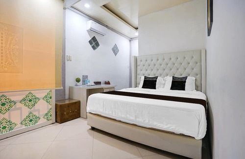 Banda Aceh House | Stylish DBL Suite Escape W/Free Wifi and Parking