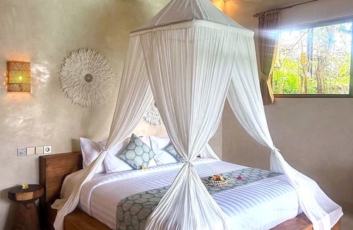 Sambahan Hotel | Les Mandarines : Rice fields & jungle retreat