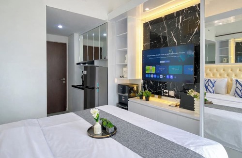 Bekasi Timur Apartment | Comfy White Studio At Transpark Juanda Bekasi Timur Apartment