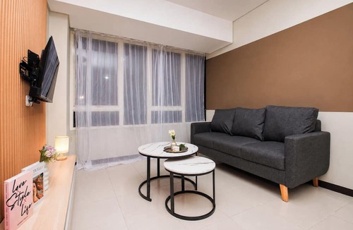 Jakarta Apartment | Roomy Urban Living In 3Br At Apartment Nifarro Park