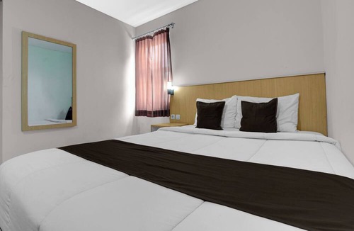 Solo City Centre Hotel | Hotel O near Taman Sriwedari formerly In